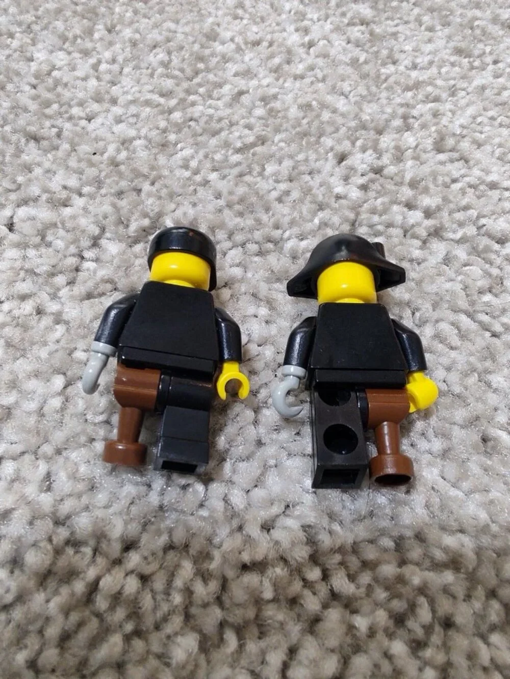 LEGO Vintage Minifigure Lot Studios Pirates Hagrid Skeleton Bunker Props Parts